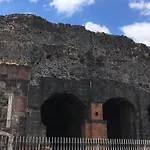 Casa Ega E La Rotonda: Bellissimi Monovani Nel Cuore Di Catania