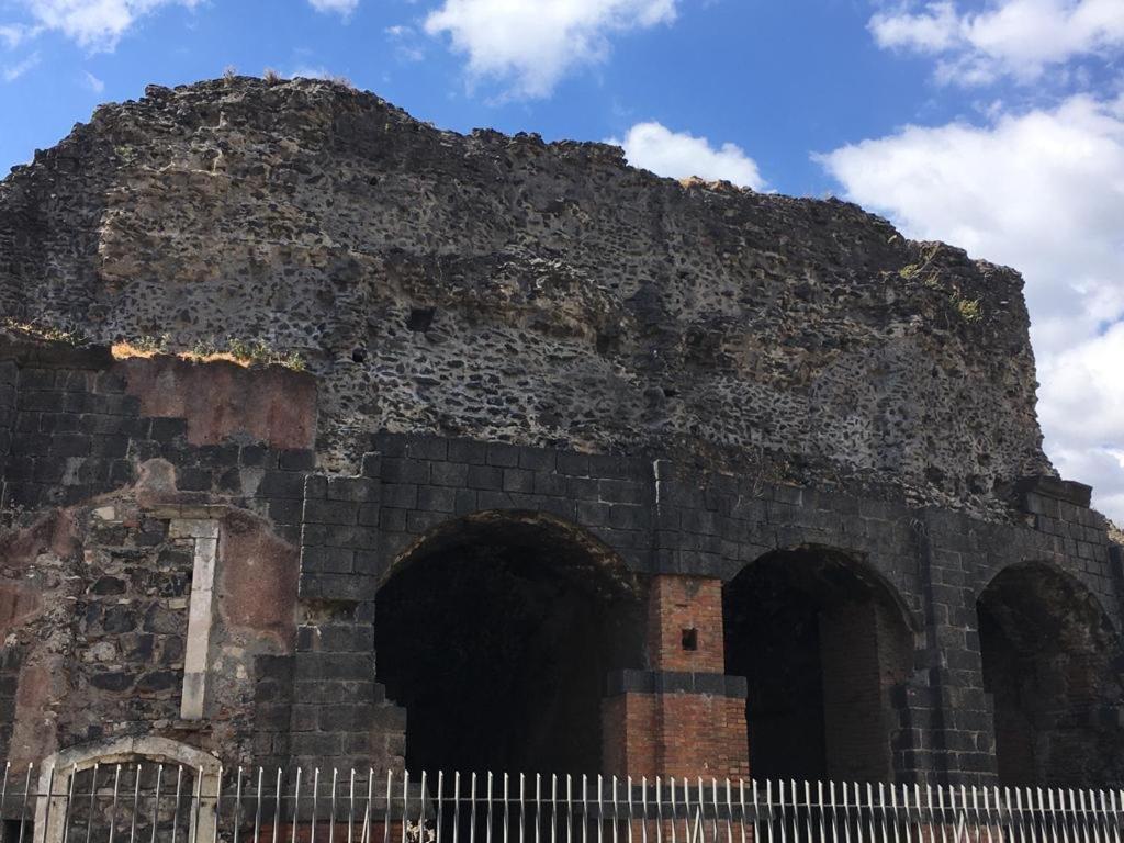 Casa Ega E La Rotonda: Bellissimi Monovani Nel Cuore Di * Catania